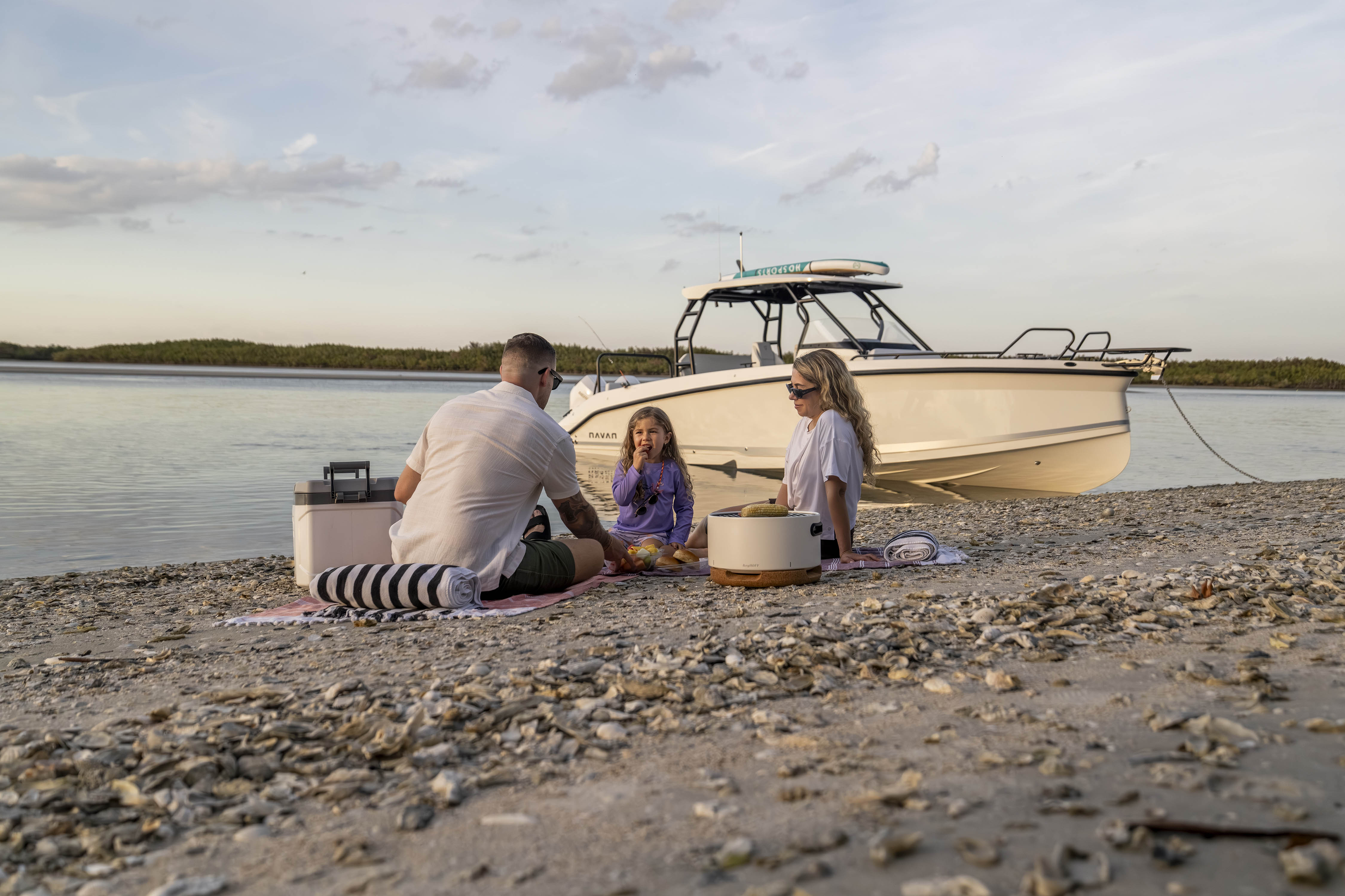 NAVAN T30 - Lifestyle Shoot